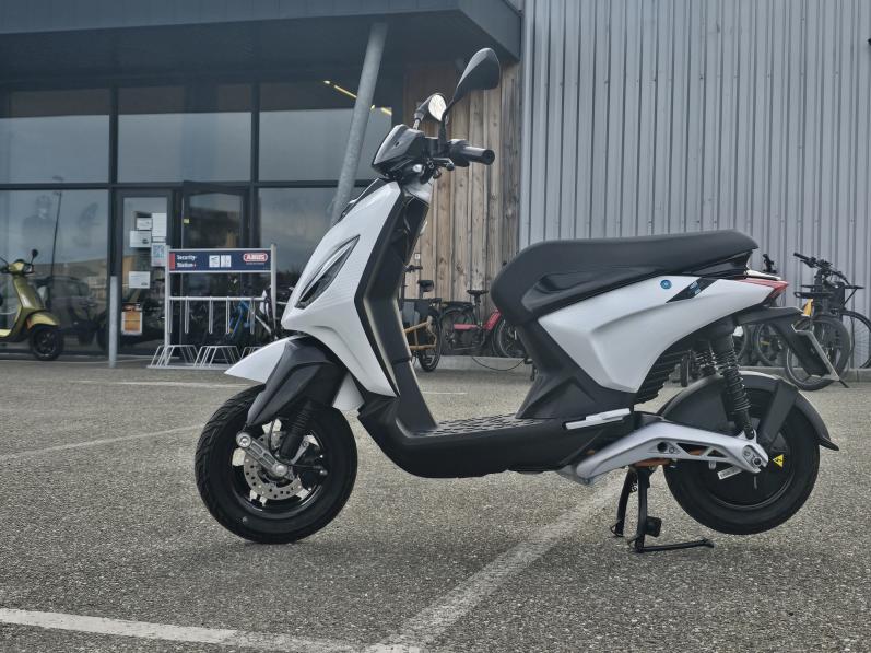 PIAGGIO 1 +